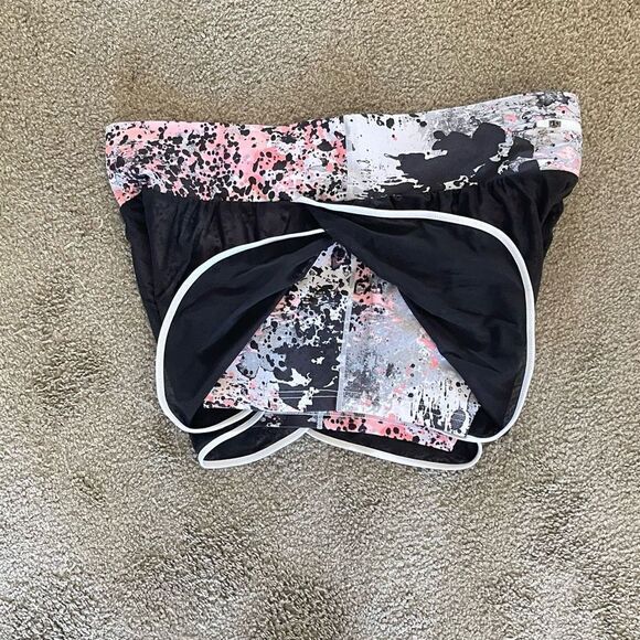 Fabletics Renata Black Mesh Overlay Shorts Women’s Size Large - Picture 6 of 6